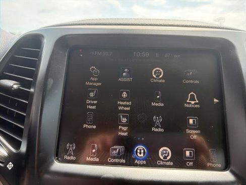 Used 2016 Jeep Cherokee Latitude w/ Safety/Convenience Group AWD/4WD image 30