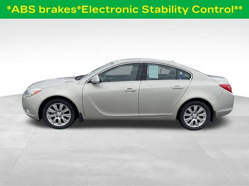 Used 2013 Buick Regal Leather FWD image 3
