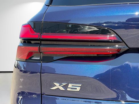 New 2026 BMW X5 xDrive50e w/ Executive Package image 10