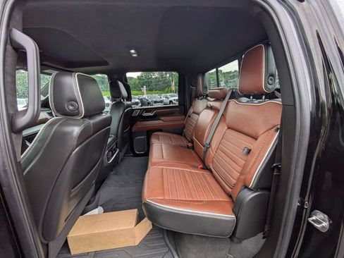 Used 2024 GMC Sierra 3500 Denali Ultimate AWD/4WD image 31