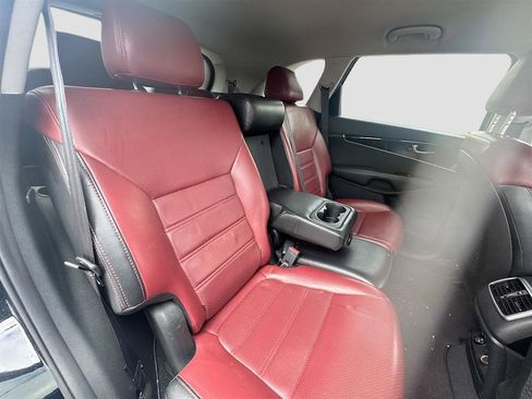 Used 2020 Kia Sorento S image 26