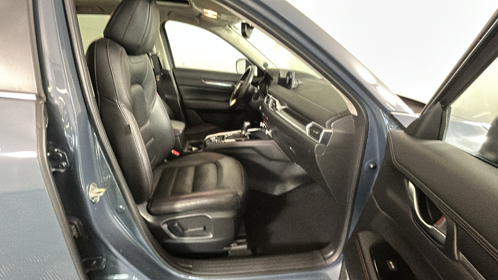 Used 2025 MAZDA CX-5 Carbon Edition AWD/4WD image 35