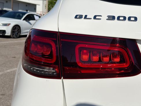 Used 2020 Mercedes-Benz GLC 300 4MATIC w/ Multimedia Package image 10