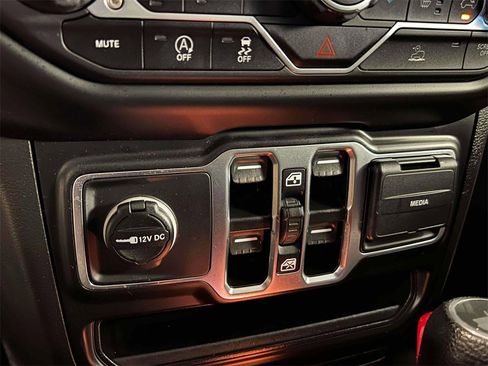 Used 2021 Jeep Wrangler Unlimited Sport S image 29