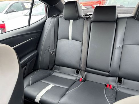 Used 2025 Toyota Camry SE FWD image 39
