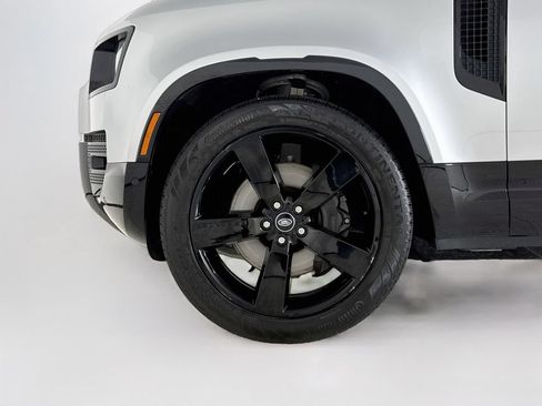 Used 2022 Land Rover Defender 110 X-Dynamic HSE AWD/4WD image 28