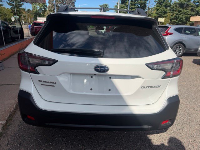 Used 2023 Subaru Outback Premium AWD/4WD image 6