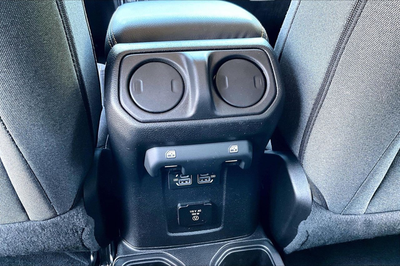 Certified 2026 Jeep Wrangler Unlimited Sahara AWD/4WD image 14