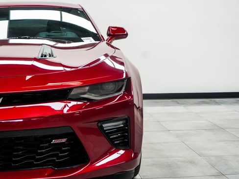 Used 2017 Chevrolet Camaro SS image 5