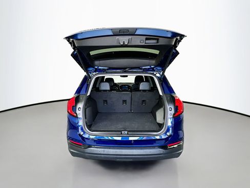 Used 2022 GMC Terrain SLT w/ Tech Package FWD image 28