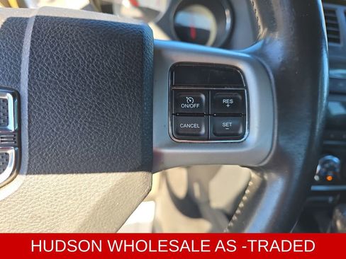 Used 2014 Dodge Challenger SXT image 19