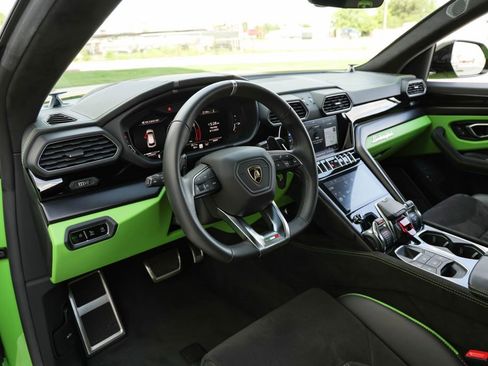 Used 2024 Lamborghini Urus S AWD/4WD image 15