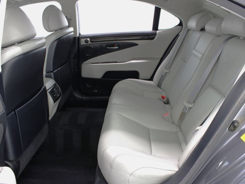 Used 2014 Lexus LS 460 L image 39