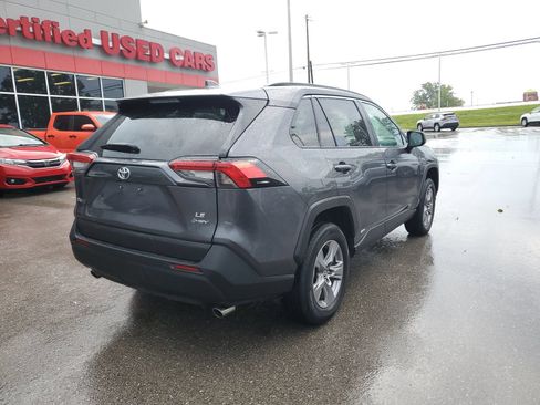 Certified 2025 Toyota RAV4 LE AWD/4WD image 4