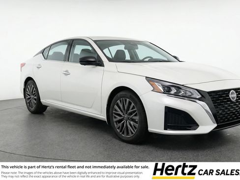 Used 2025 Nissan Altima 2.5 SV FWD image 1
