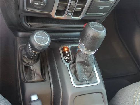 Used 2025 Jeep Gladiator Sport AWD/4WD image 22