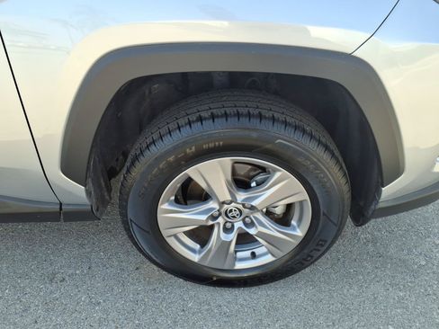 Used 2025 Toyota RAV4 LE AWD/4WD image 5