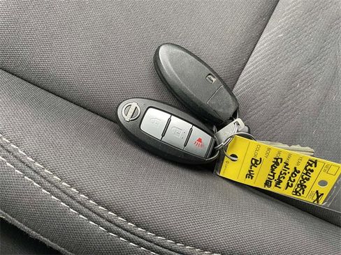 Used 2022 Nissan Frontier SV image 31