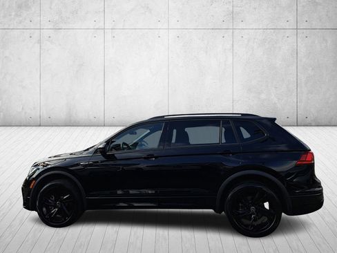 Used 2023 Volkswagen Tiguan SE R-Line image 8