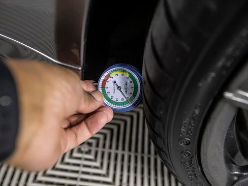 Used 2012 Aston Martin V8 Vantage image 40