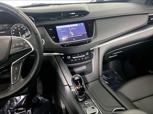 Used 2025 Cadillac XT5 Premium Luxury FWD image 6