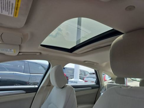 Used 2020 Ford Fusion SE FWD image 19
