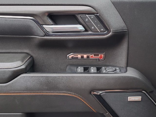 Used 2024 GMC Sierra 1500 AT4 w/ Technology Package AWD/4WD image 8