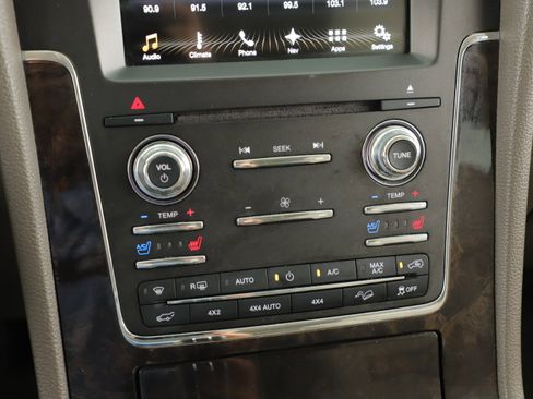 Used 2017 Lincoln Navigator Select image 23