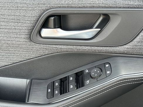 Certified 2023 Nissan Rogue SV AWD/4WD image 15