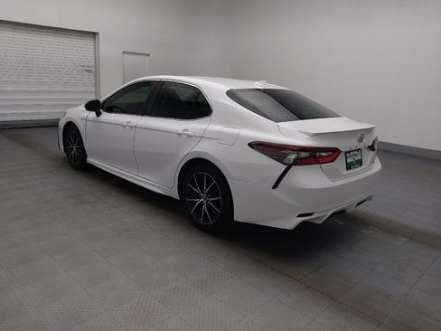 Used 2023 Toyota Camry SE FWD image 3