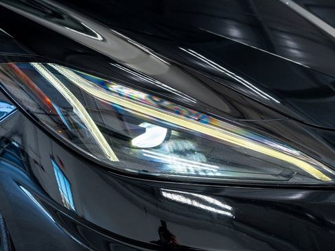 Used 2021 Chevrolet Corvette Stingray w/ Z51 Performance Package image 19