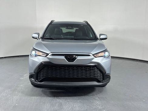 Certified 2023 Toyota Corolla Cross SE image 2