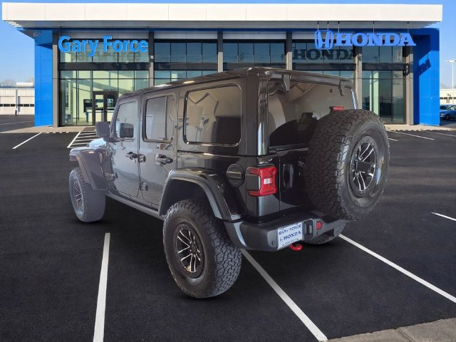 Used 2025 Jeep Wrangler Unlimited Rubicon AWD/4WD image 3
