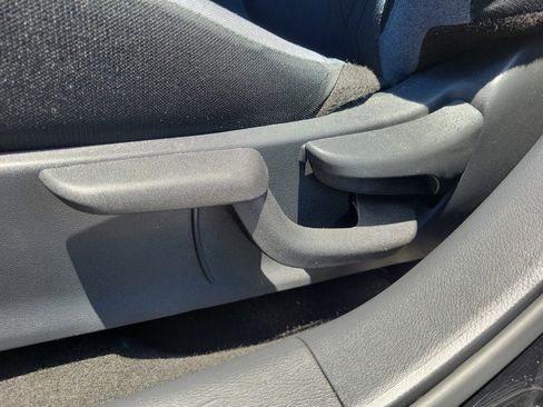 Used 2025 Nissan Versa SV FWD image 15