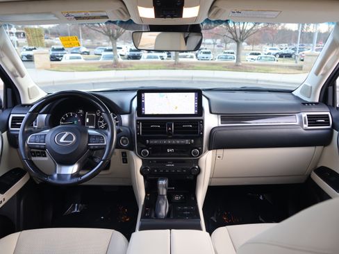 Used 2022 Lexus GX 460 Premium w/ Premium Package image 17