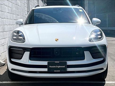 Certified 2025 Porsche Macan S AWD/4WD image 8