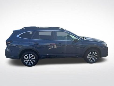 Used 2023 Subaru Outback Premium AWD/4WD image 7