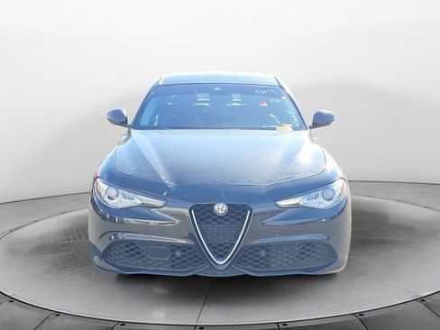 Used 2017 Alfa Romeo Giulia Ti w/ TI 19" Sport Package image 8