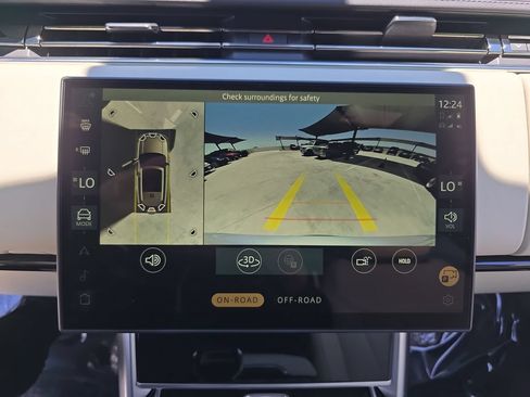 Certified 2025 Land Rover Range Rover SE AWD/4WD image 24