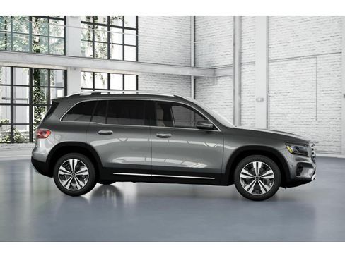 Used 2026 Mercedes-Benz GLB 250 4MATIC image 15