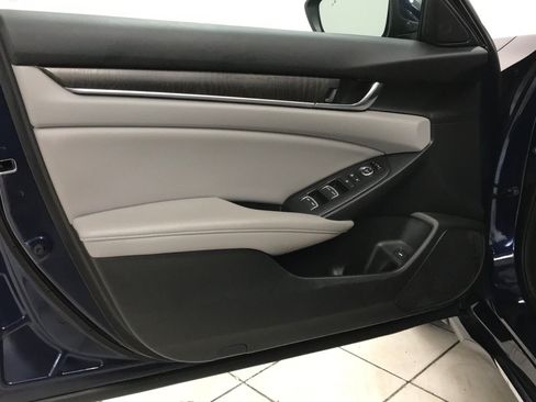 Used 2020 Honda Accord EX image 8