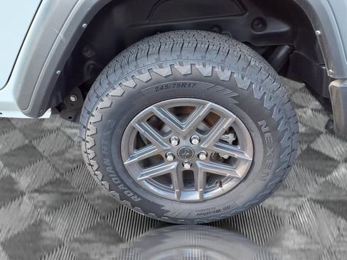 Used 2024 Jeep Wrangler Unlimited Sport AWD/4WD image 21