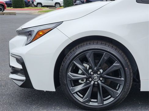 Certified 2025 Toyota Corolla SE image 6
