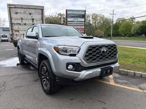 Used 2023 Toyota Tacoma TRD Sport AWD/4WD image 3