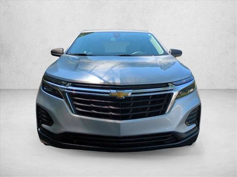 Used 2022 Chevrolet Equinox LS w/ Driver Confidence II Package FWD image 2