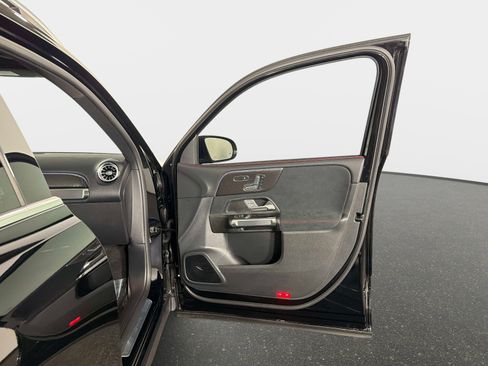Used 2026 Mercedes-Benz GLB 35 AMG 4MATIC image 23