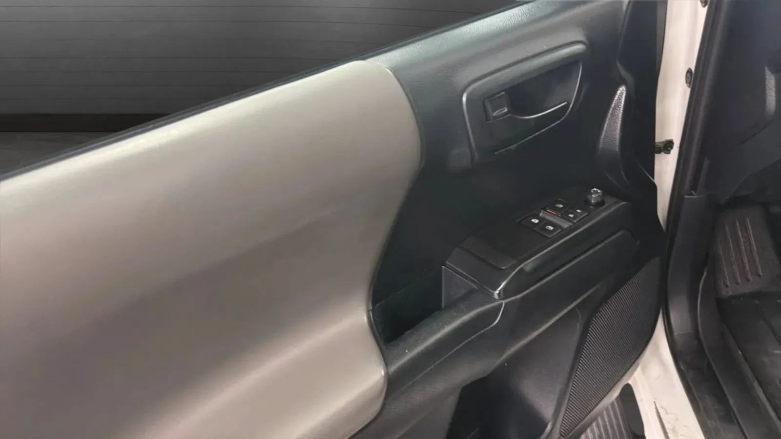 Used 2019 Toyota Tacoma SR RWD image 16