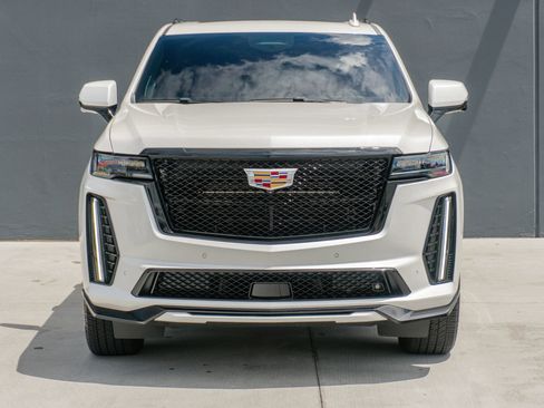 Used 2024 Cadillac Escalade V w/ Heavy-Duty Trailer Package AWD/4WD image 4