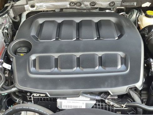 Used 2026 Volkswagen Tiguan SE FWD image 21