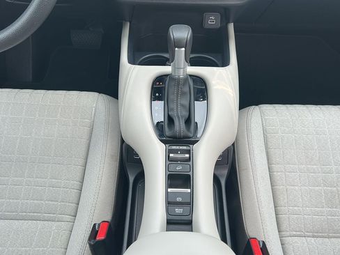 Used 2025 Honda HR-V LX image 17